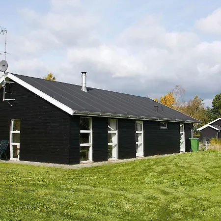 펜션 Three-bedroom Holiday In 20 *
